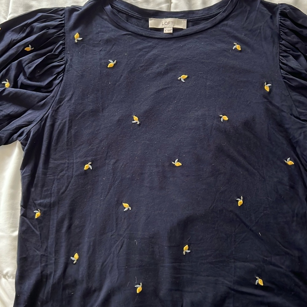 Extremely cute LIKE NEW. Loft t-shirt with embroidered lemons.